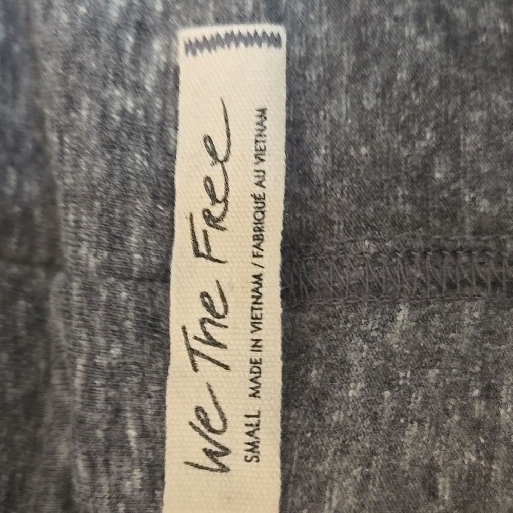 We The Free Charcoal Knit Top Will Fit Up To A Large - Picture 2 of 2